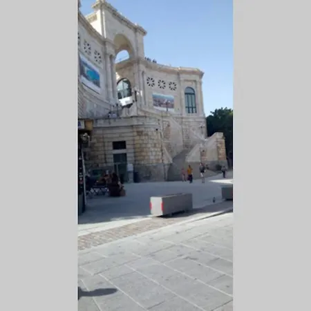 דירה Indipendente Vicino Piazza Yenne קליארי